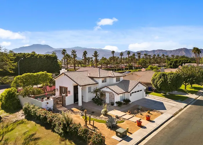 Themed 5Br Retreat: Pool With Waterfall, Game Room, Moroccan Lounge - Coachella